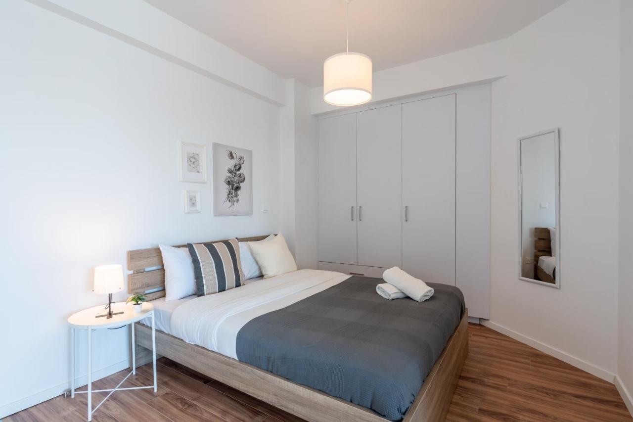 Livia Studio Apartment In Larnaka Exterior foto