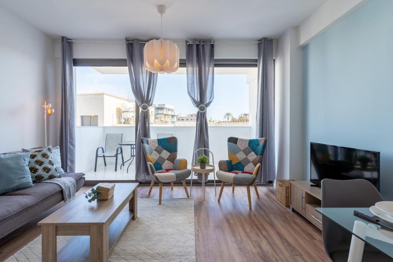 Livia Studio Apartment In Larnaka Exterior foto